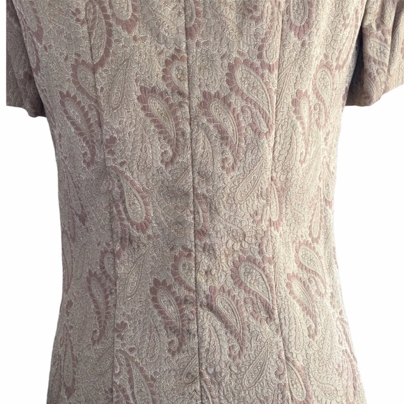 TRUE VINTAGE Gold Paisley 2PC Sheath & Jac… - Picture 10 of 10